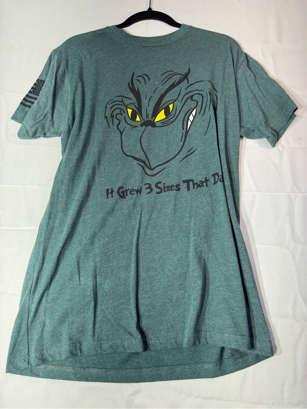 New Grunt Style M Green Short Sleeve Tee it Grew 3 Sizes that Day Grinch Graphic